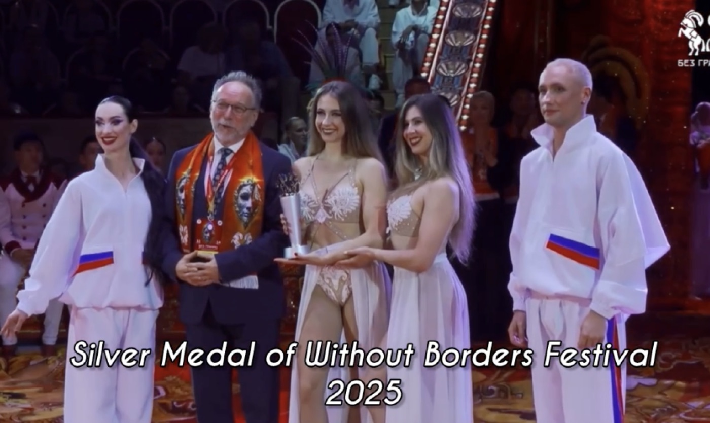 Award moment
